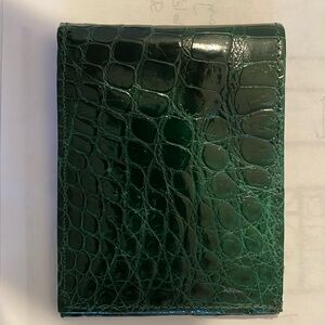 Bergdorf Goodman Green Alligator Wallet/Billfold. (NWT)